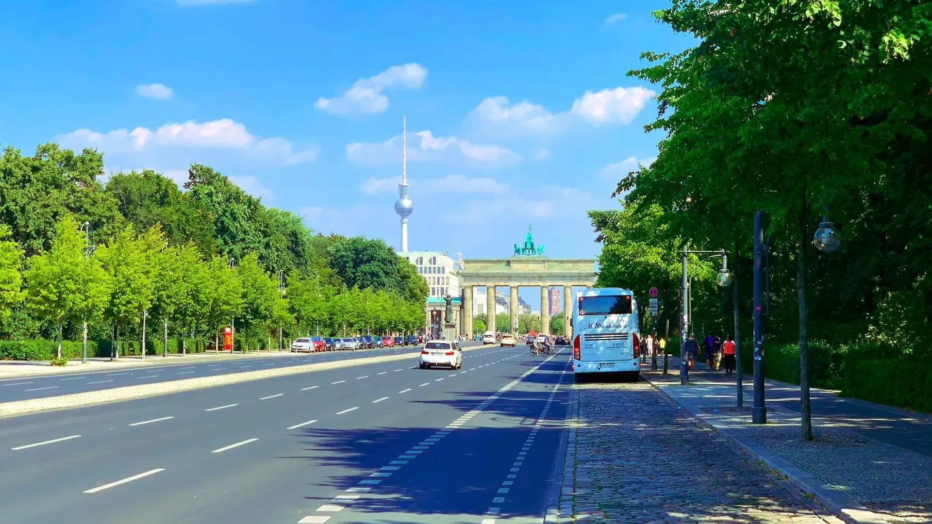 Oomph Berlin 3Br Apt With Light Tones And Artwork Duitsland