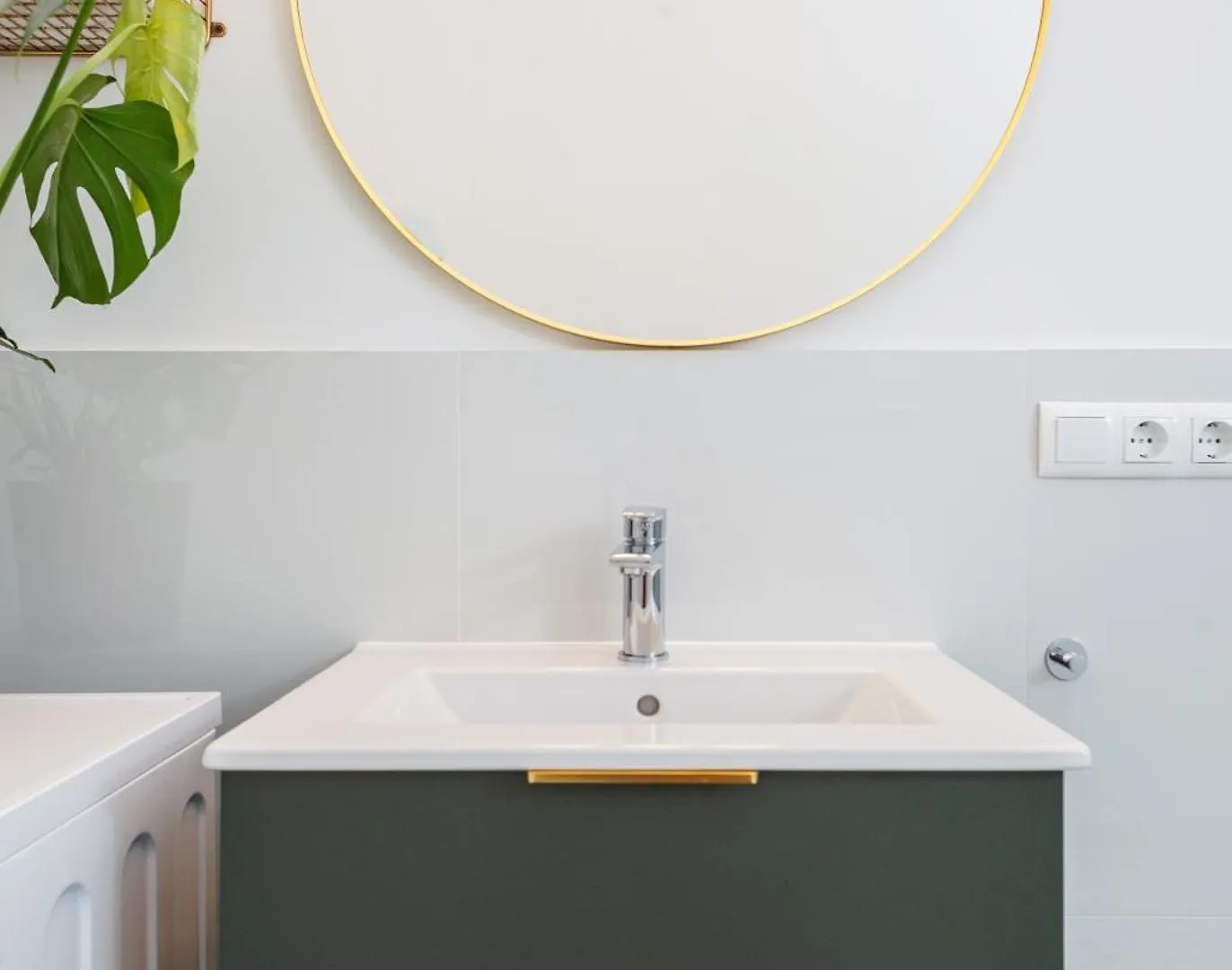 Oomph Berlin 3Br Apt With Light Tones And Artwork Apartament