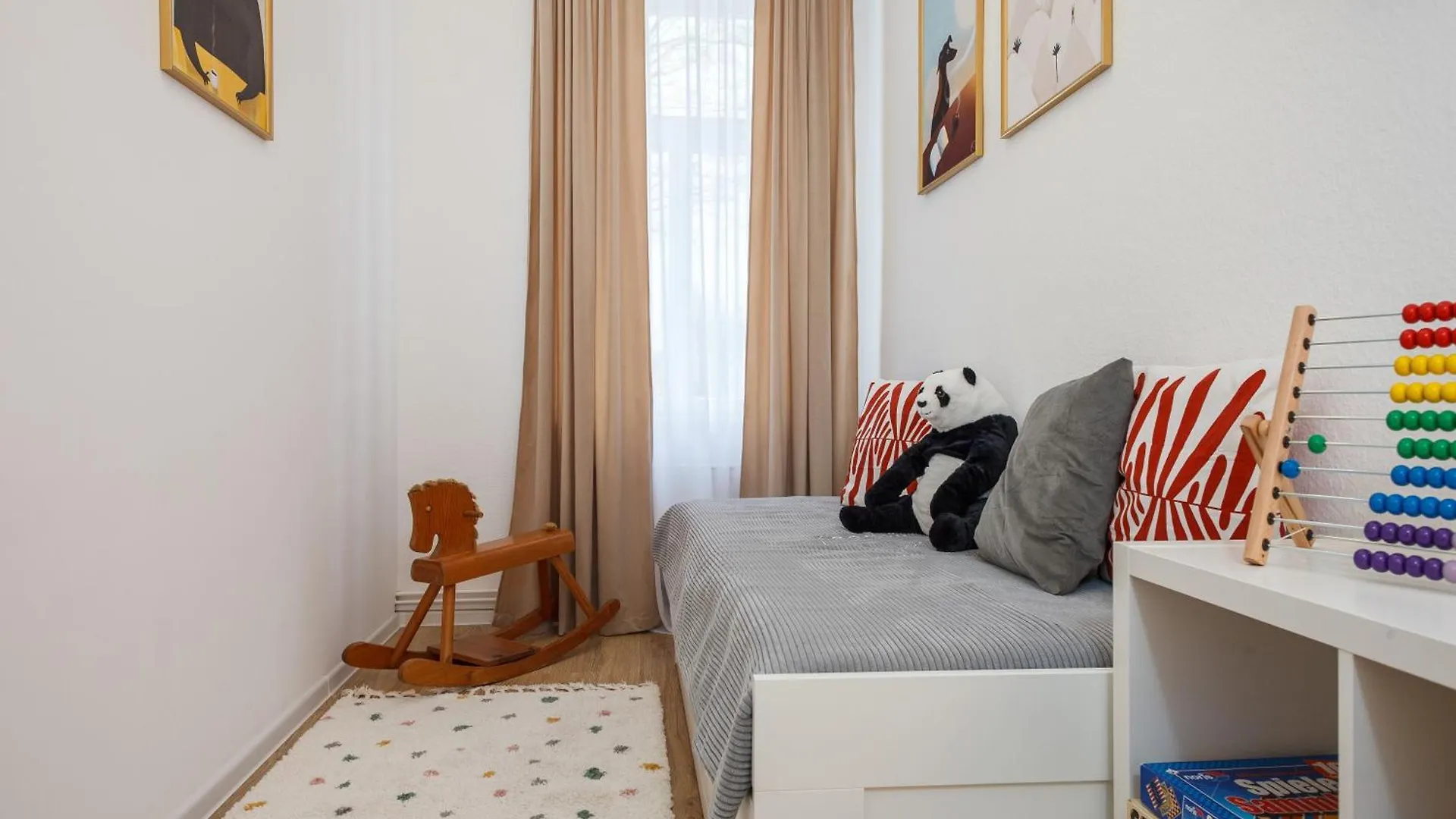 Oomph Berlin 3Br Apt With Light Tones And Artwork 0*,
