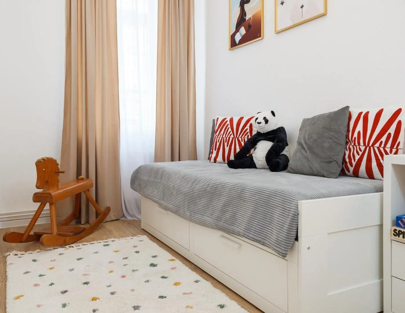 Oomph Berlin 3Br Apt With Light Tones And Artwork Apartament