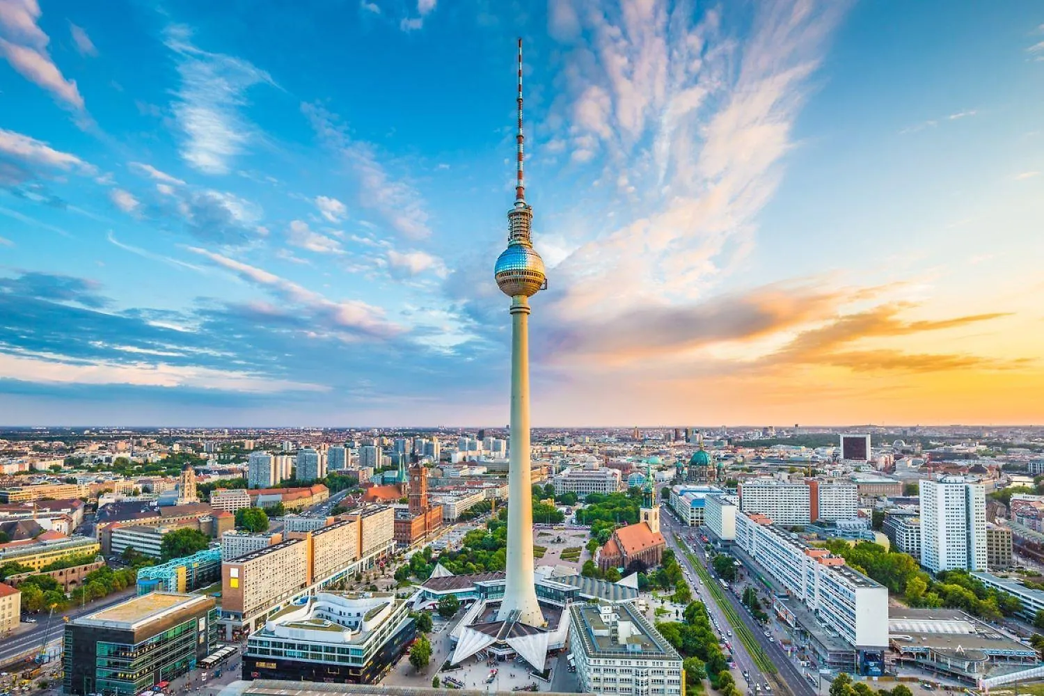 Apartament Oomph Berlin 3Br Apt With Light Tones And Artwork