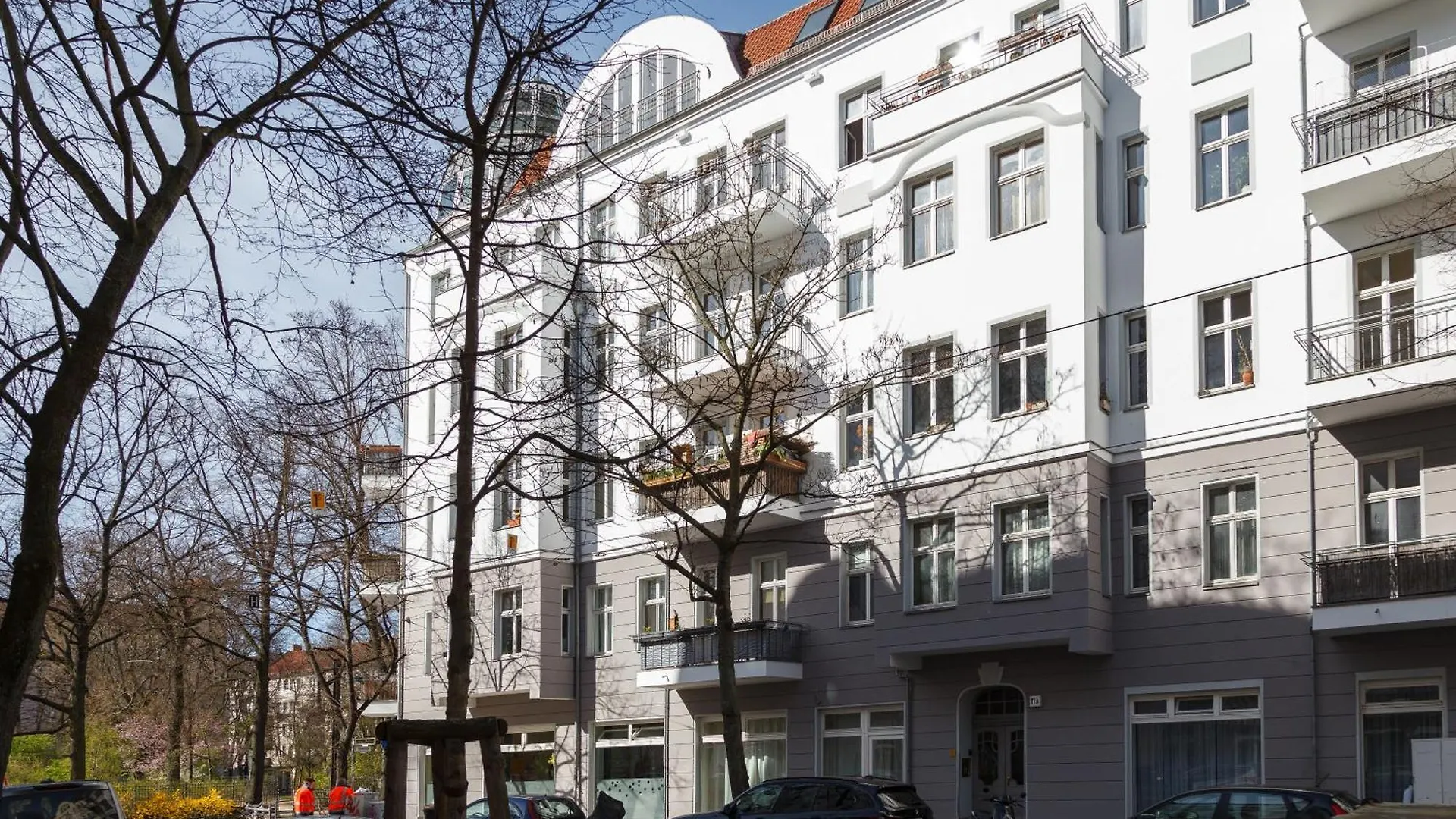Oomph Berlin 3Br Apt With Light Tones And Artwork