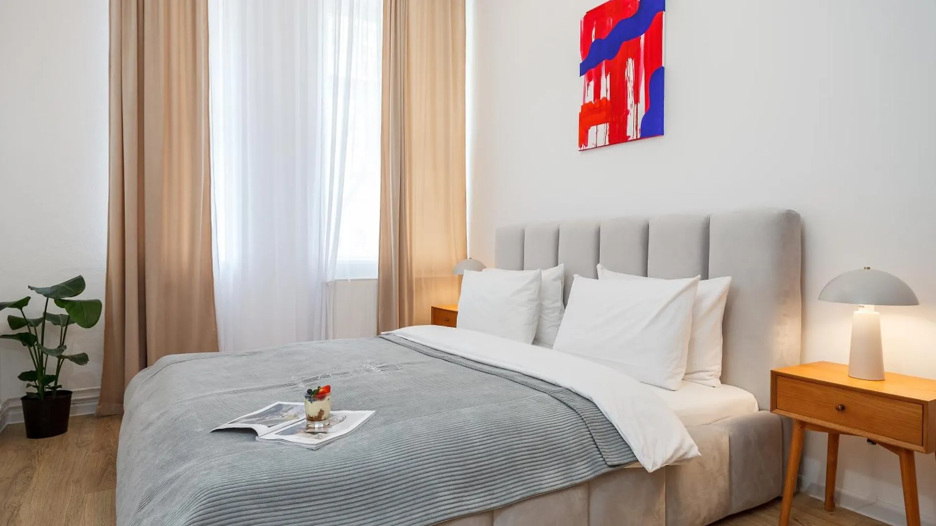 Oomph Berlin 3Br Apt With Light Tones And Artwork 0*,