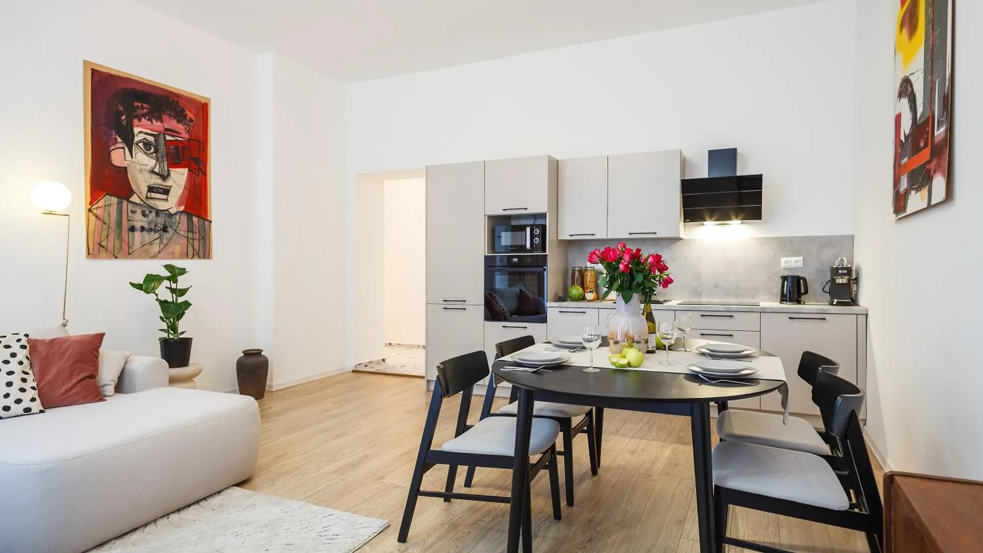 Oomph Berlin 3Br Apt With Light Tones And Artwork 0*,  Allemagne