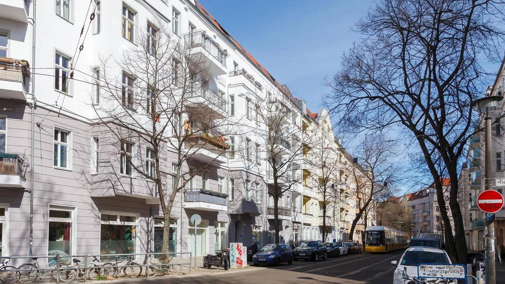 Appartement Oomph Berlin 3Br Apt With Light Tones And Artwork