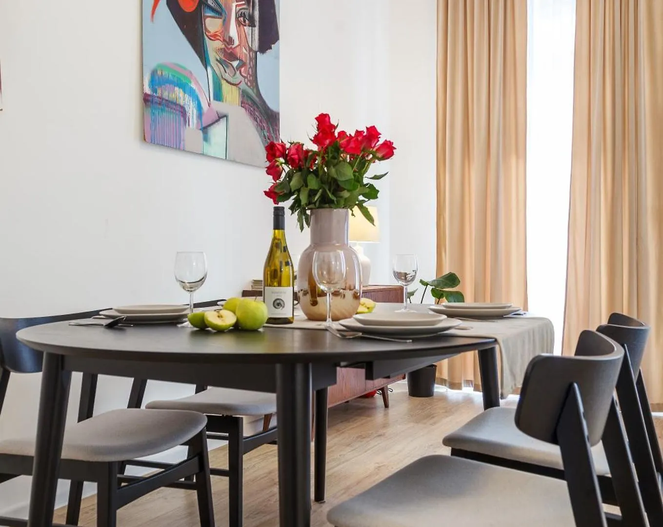 Appartement Oomph Berlin 3Br Apt With Light Tones And Artwork Allemagne