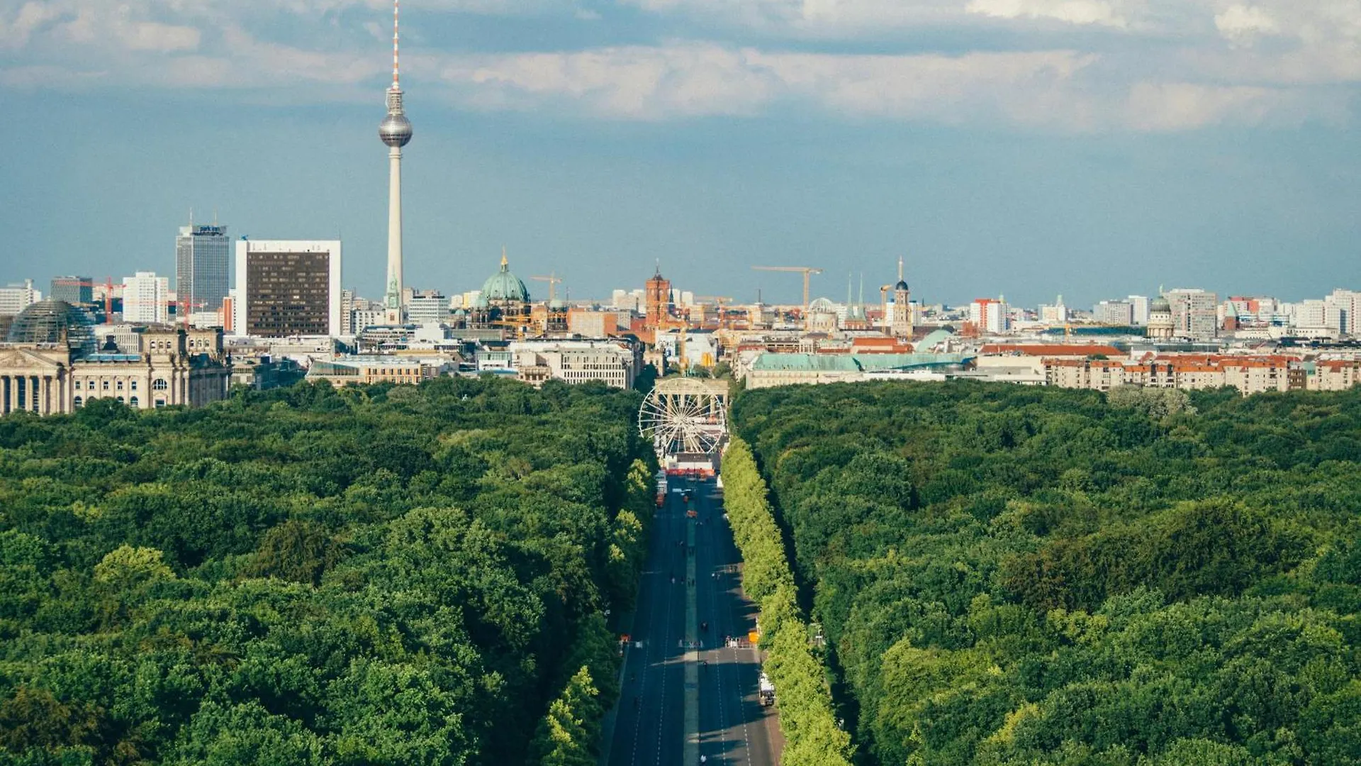 Appartement Oomph Berlin 3Br Apt With Light Tones And Artwork